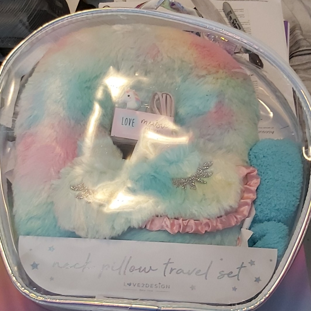 L2D Unicorn neck pillow travel set